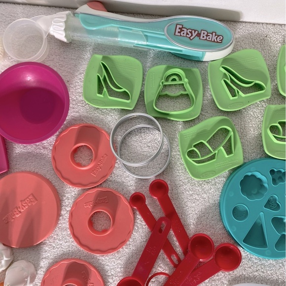 Easy Bake Oven Baking Accessories Tools Lot (50+ items) Replacement Parts - Picture 7 of 13